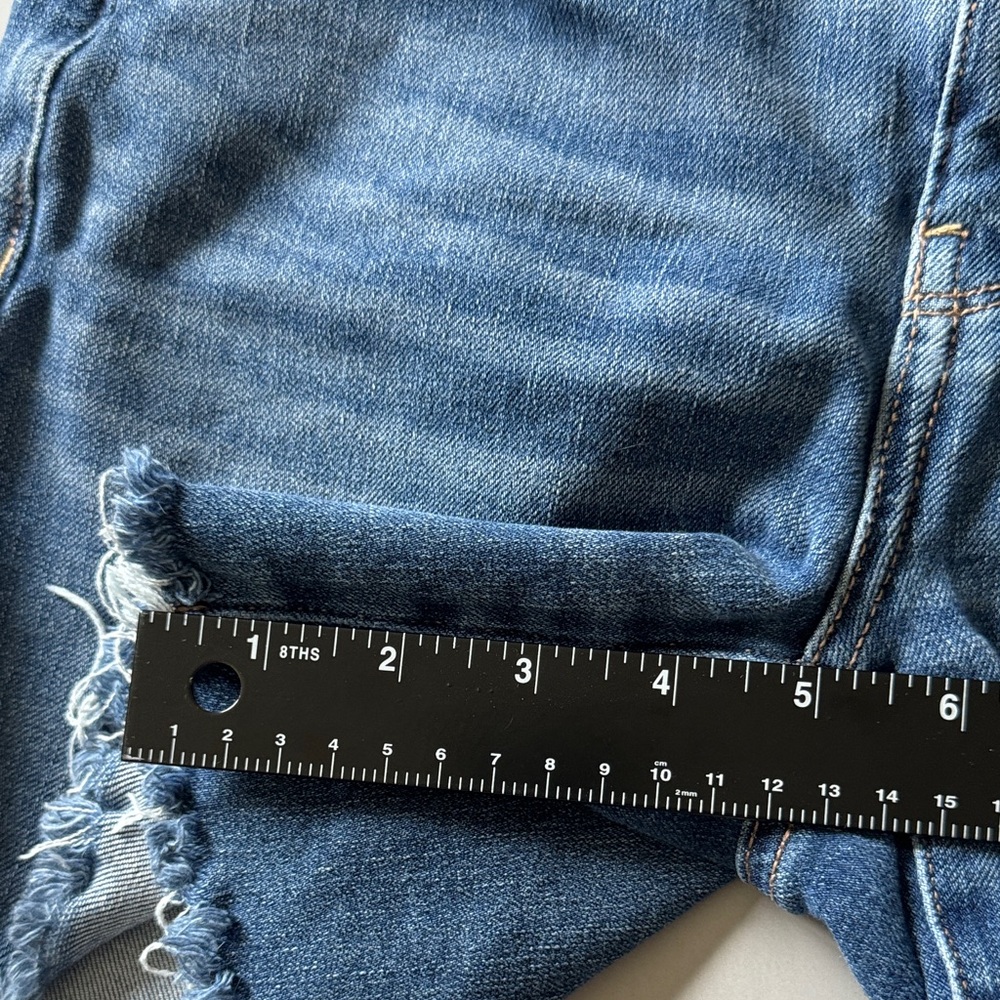 Women’s American Eagle Distressed Blue Jean Shorts The Dream Jean Midi Size 4 - Picture 7 of 9